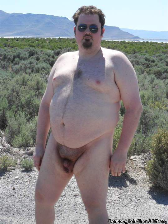 Nude in the desert 3