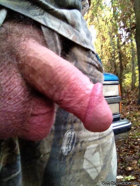 Hot pic. Love the outdoors. 