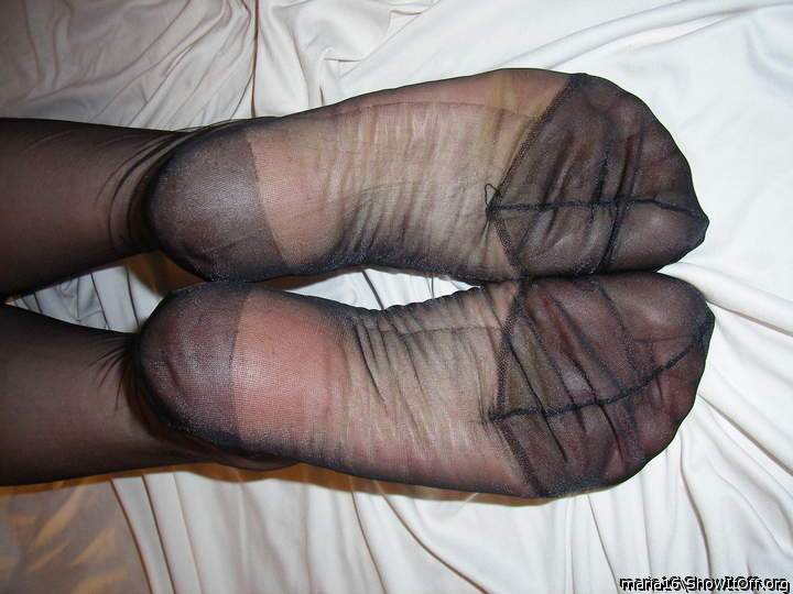 very sexy feet in pantyhose mmmm
