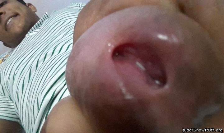 Mmmm yummy cum-hole.. I'd fucking love to tongue fuck your h