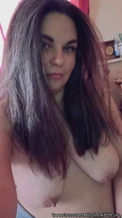 What a seductive look!