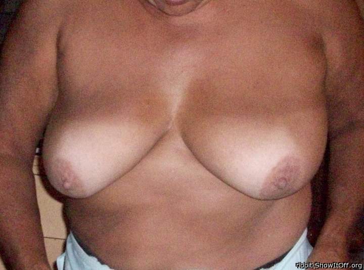 Photo of boobs from ribbit