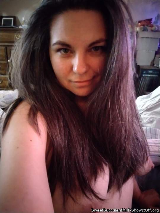 Damn that's  a very sexy photo. Beautiful young lady.