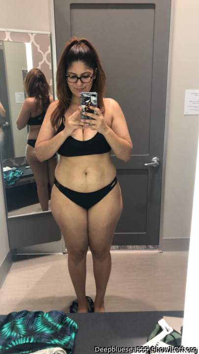 Wow!!! Love ur gorgeous thighs!!! Would love to have my way 