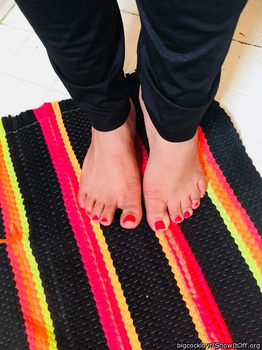 Can I cum on your toes?