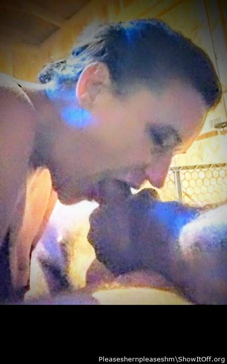 Adult image from Pleaseshernpleaseshm