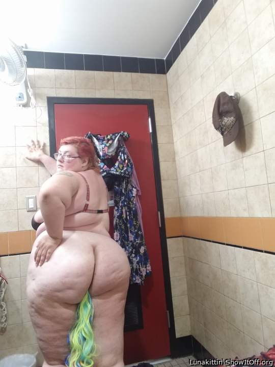 God I want to bury my nose in there