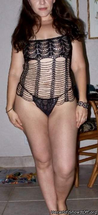 Gawd I�m only wearing lingerie for all to see!!! What am I doing?? Do you like??