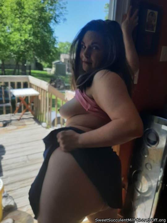 Adult image from SweetSucculentMilf