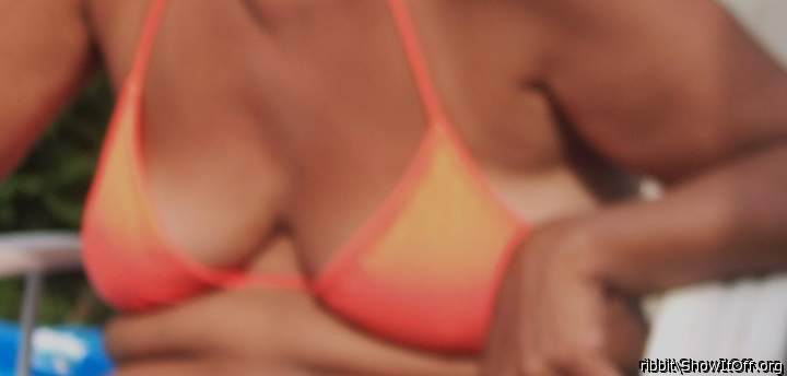 Photo of boobs from ribbit