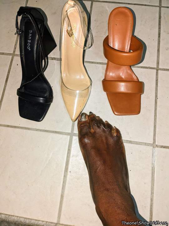 Yes I love heels if you wanna gift yo boy some my size is 11 in men Im a big f