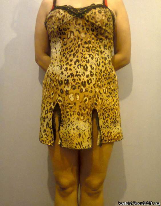 that's a very sexy dress!