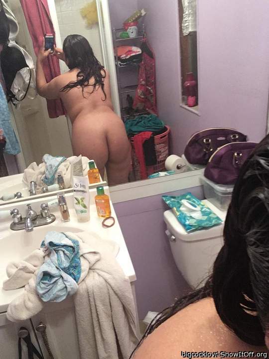 great pose, cute ass  