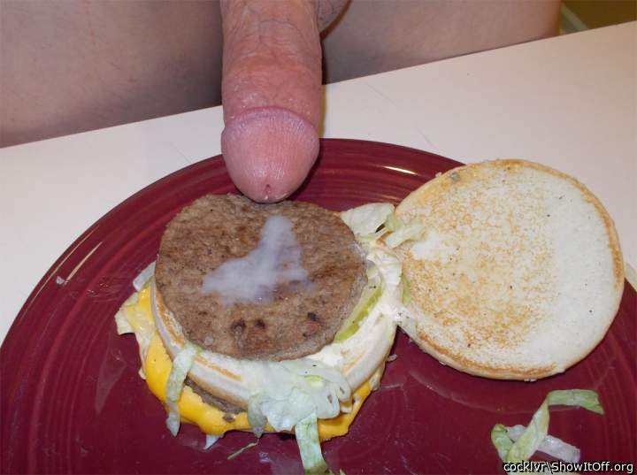 Would love to eat that hamburger.