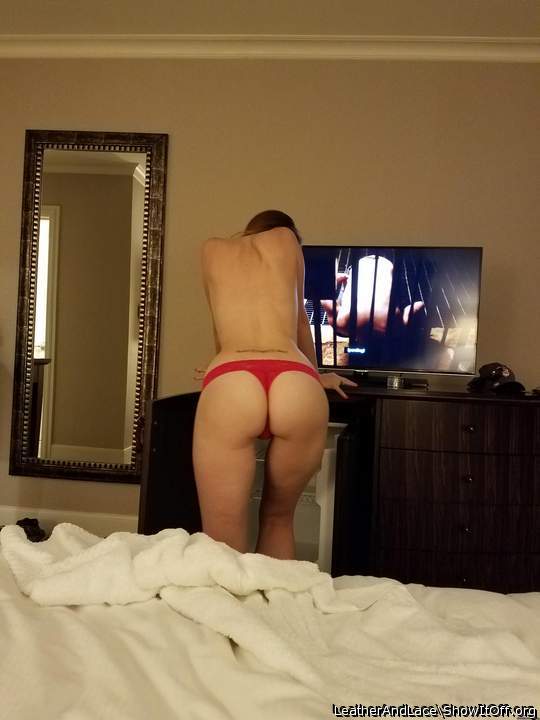 I wanna drill that wonderful ass RIGHT NOW