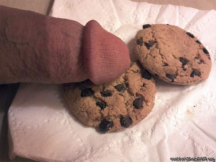 show those cookies some love then eat em!