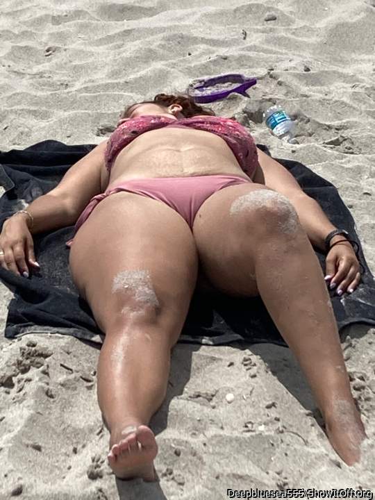 Amazing thighs  such a sexy woman