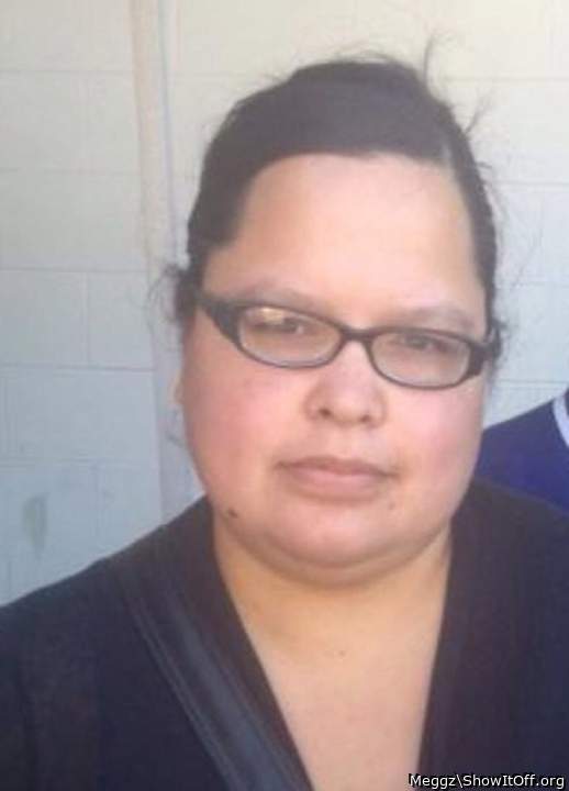 I dont smile much in my pics lol