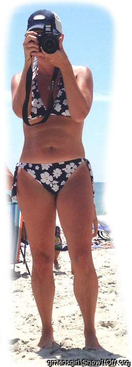 me, taking a pic of gman, whos taking a pic of me, lol.