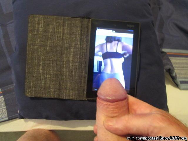 sherman stroking to my pics!