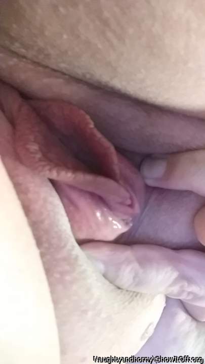 Now wow&#128525;that is one of the best pussies Ive seen , 