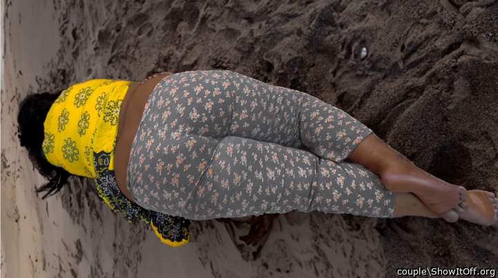 Photo of toosh from couple