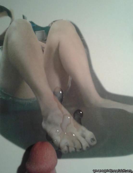 teef1 cumming to my feet