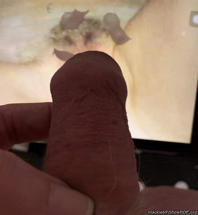 Une belle Ejac de Leonhard sur la chatte de ma femme