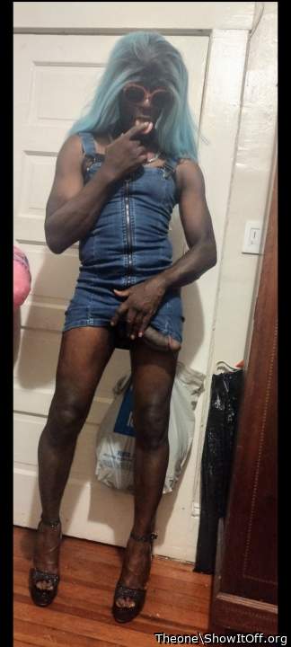 Me looking at my dick makes me ready too suck one