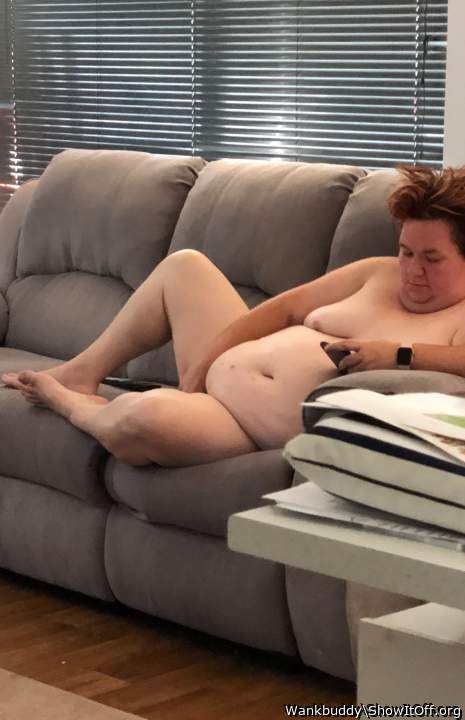 Love that tit. I wish the photo was taken at a better angle 