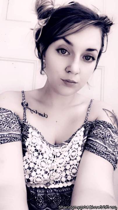 Adult image from Sharingmygirls