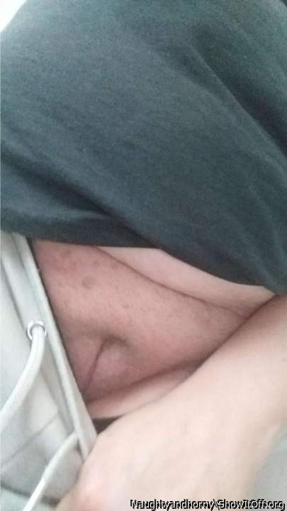 Lovely little glimpse of your beautiful pussy 