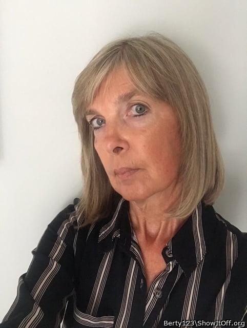 You are beautiful, now get those cloths off.    