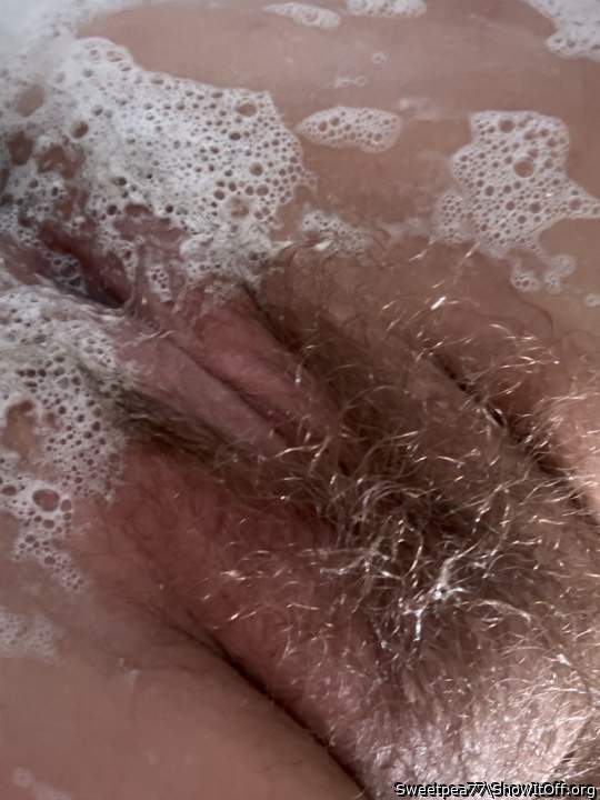 oh to play with that wet pussy