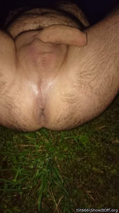 Hot inviting ass and hole! Wanna lick, rimm and fuck long ha