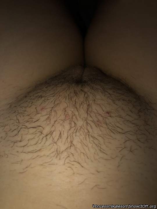 Who wants to stroke my hairy pussy