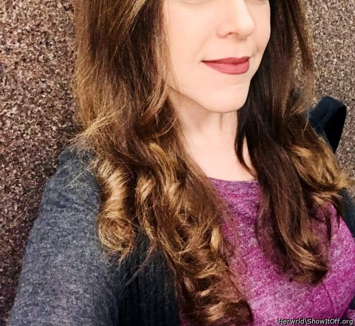 Omg getting worried now!Someone said I look familiar!Omg can I be recognized??