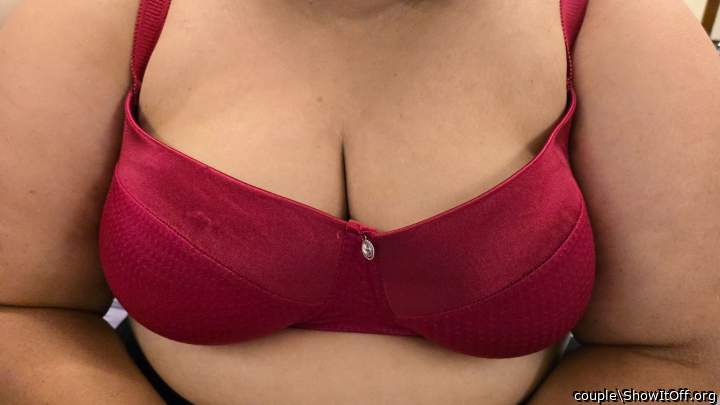 Photo of apples from couple