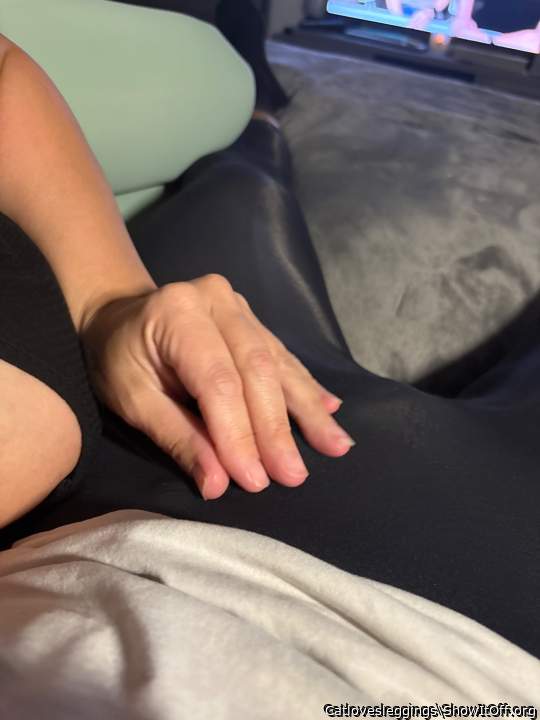 Having fun in leggings