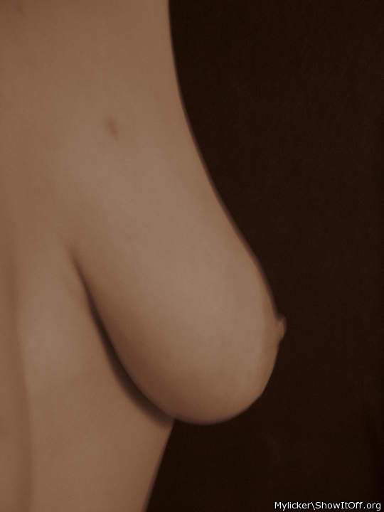 What a fabulous profile of a really beautiful curvaceous boo