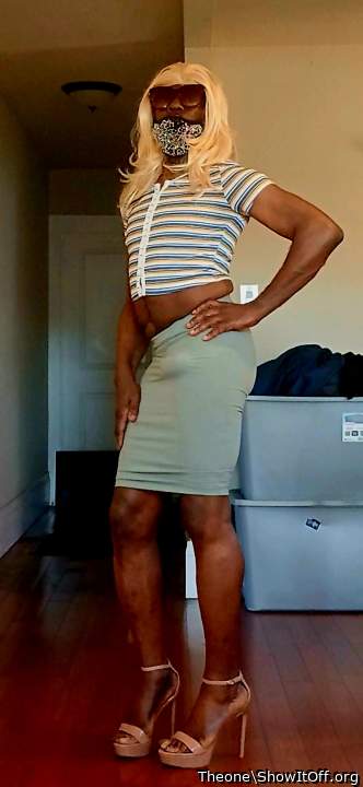 5'10 and a 175 pounds of all man oops I mean CD sissy bitch CD Hershey