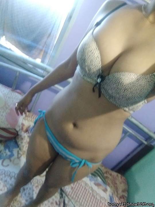 sexy amazing perfect body damn!!    