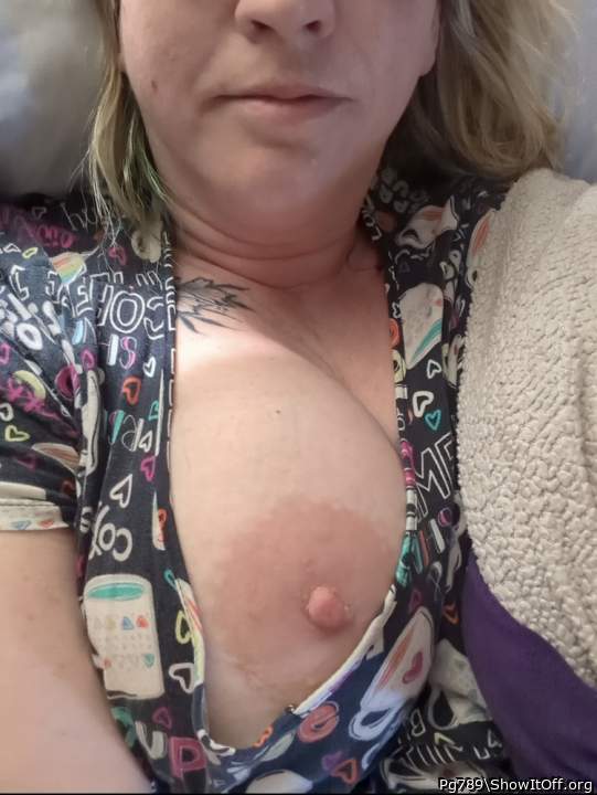 Damn it’s so f* king sexy… I wanna lick your hard nips and m
