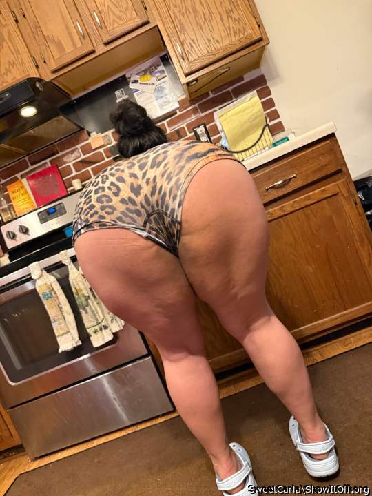 Wow, what a great ass. Id love to get behind that and beat 