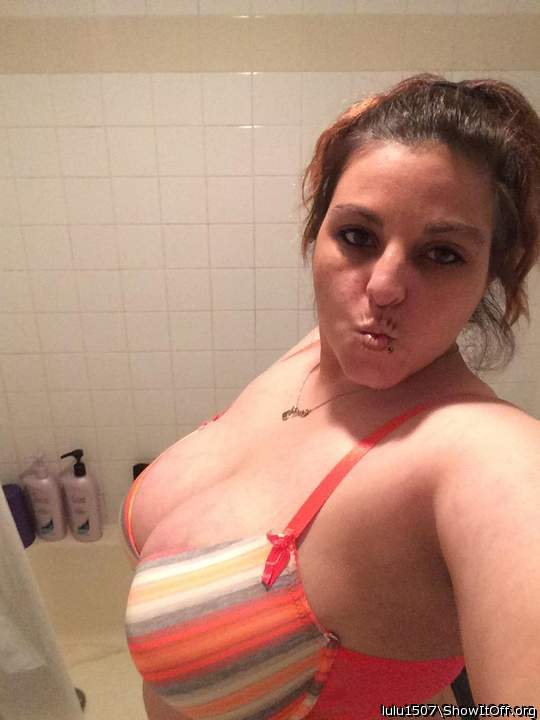 Oh so yummy big wet tits wish I could join you  