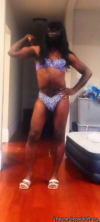 100%old school CD a deep voice and toned and muscle up.ps: I am a man