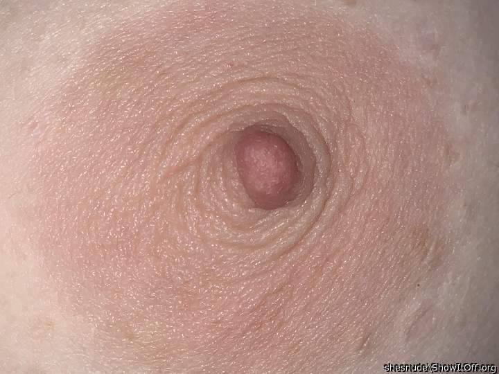 What a beautiful nipple wow
