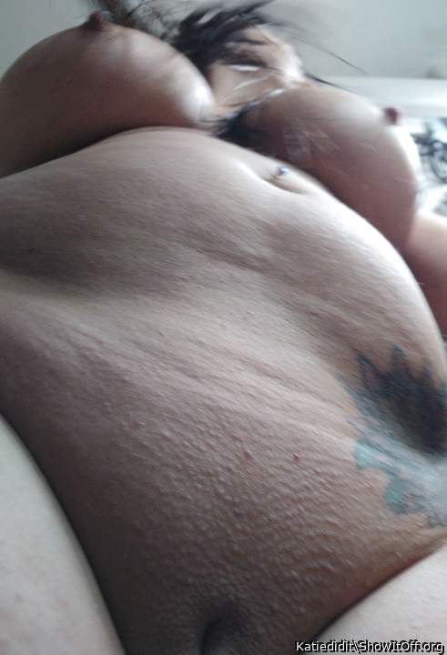 Sexy shaved pusssy big tits and ink what a woman