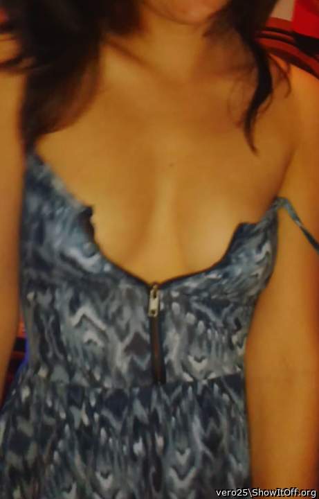 oh to unzip that and expose your sexy tits