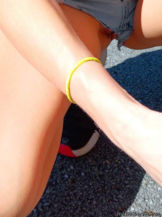 oh to feel that pussy slipping out rubbing it